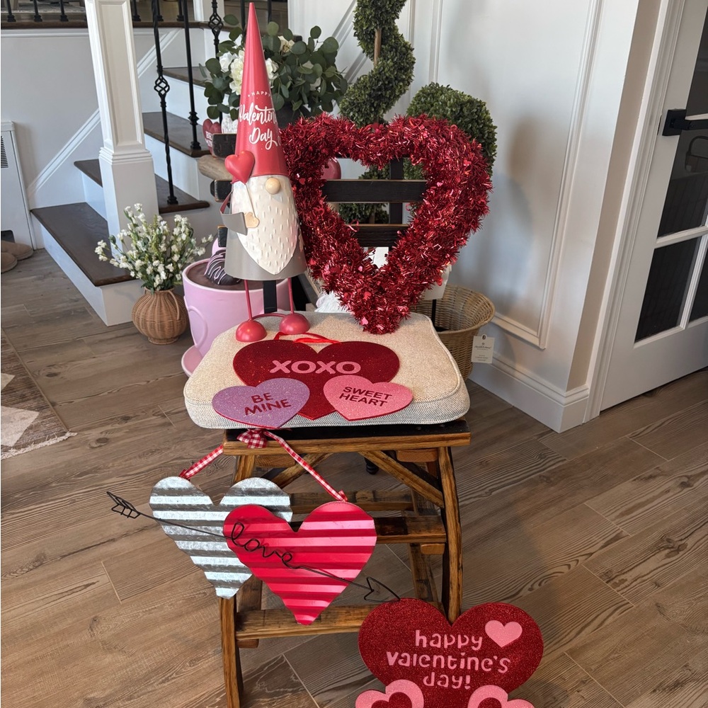 Valentine's Day Heart Decorations 5 Piece Set